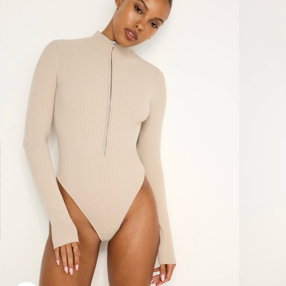 Good American Virgo Rib Knit Bodysuit in Camel/Nude Size Small Fall Vibes